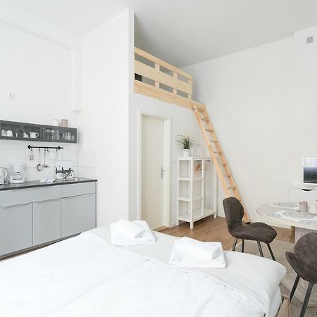 Studio Apartment For 3 Berlino Esterno foto