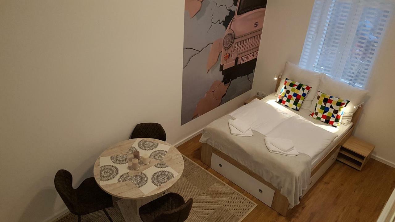 Studio Apartment For 3 Berlino Esterno foto
