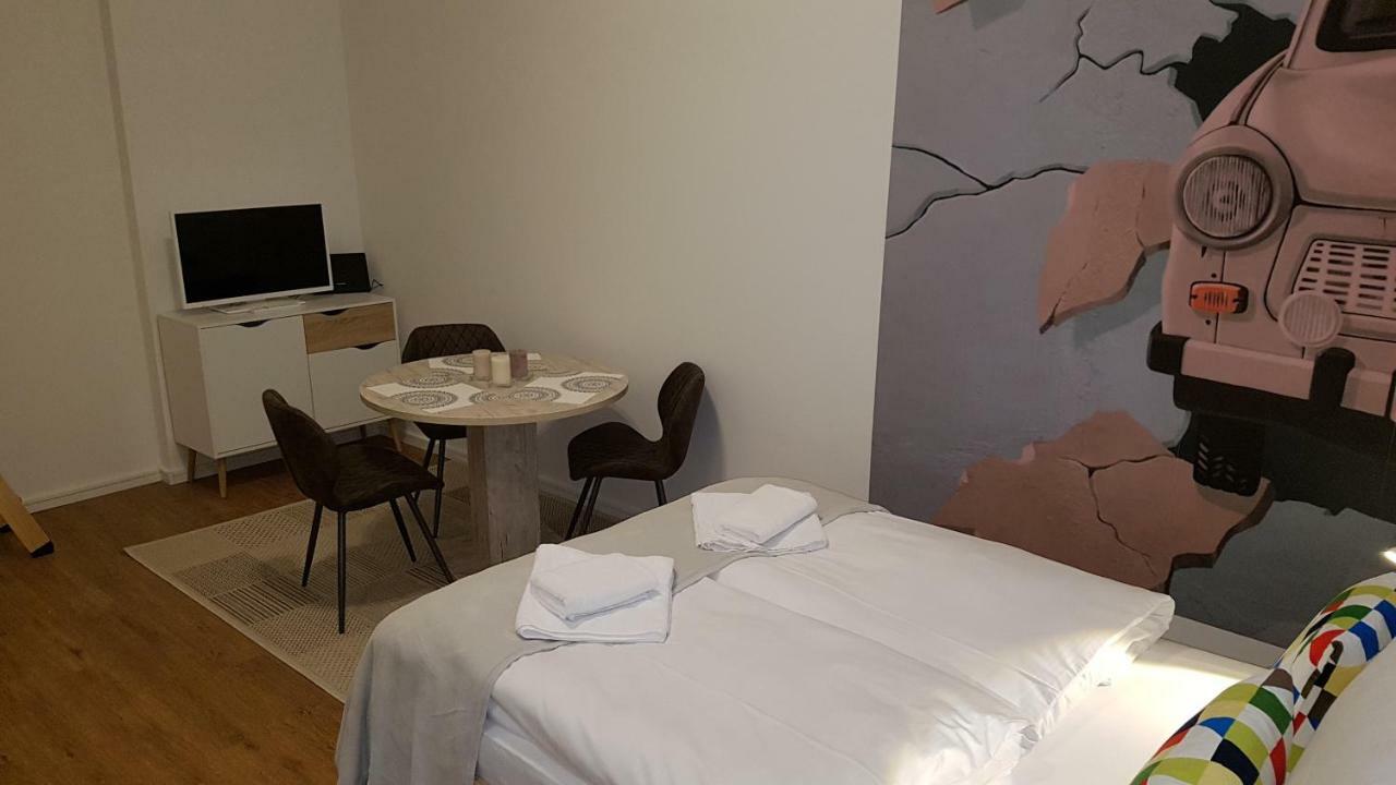 Studio Apartment For 3 Berlino Esterno foto